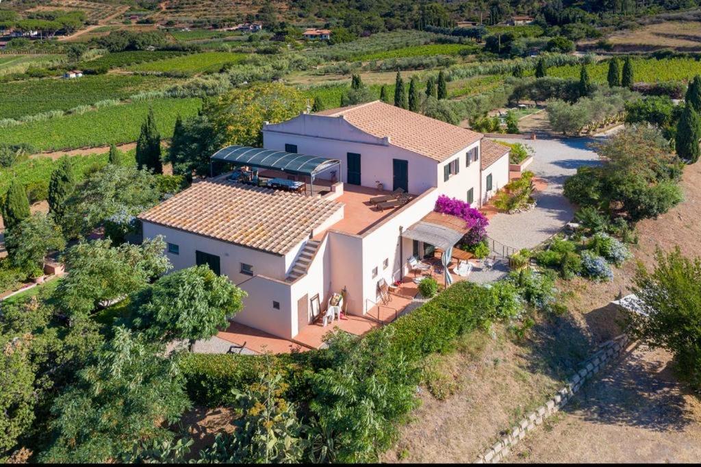 Villa Casale Le Pitte Porto Azzurro Exterior foto